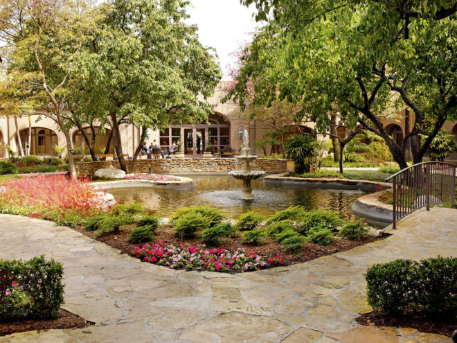 The Langham Huntington Courtyard