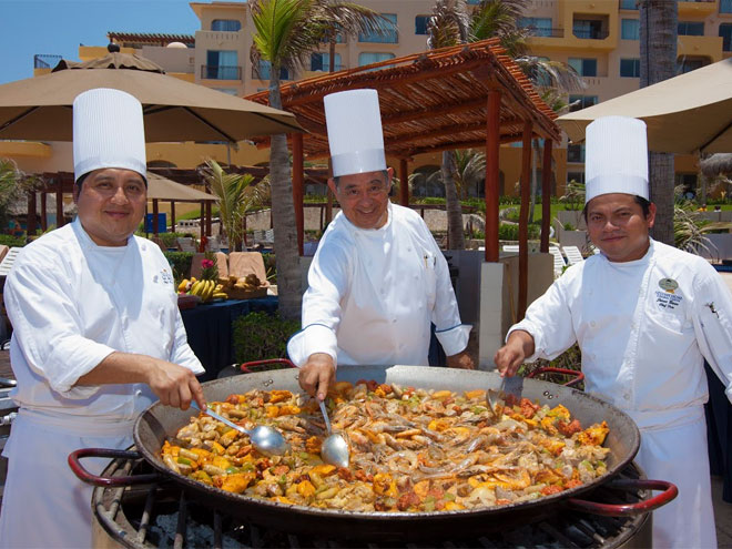 Poolside chefs at Fiesta Americana Condesa