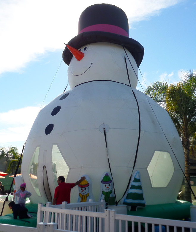 World's Largest Snowman Jumper