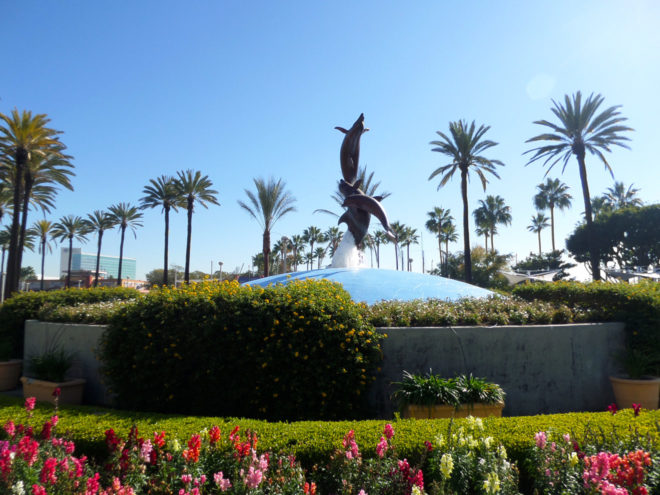 Aquarium of the Pacific Dolphin Fountain