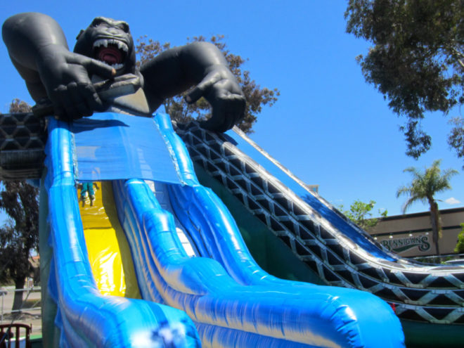 Inflatable World King Kong Style Slide