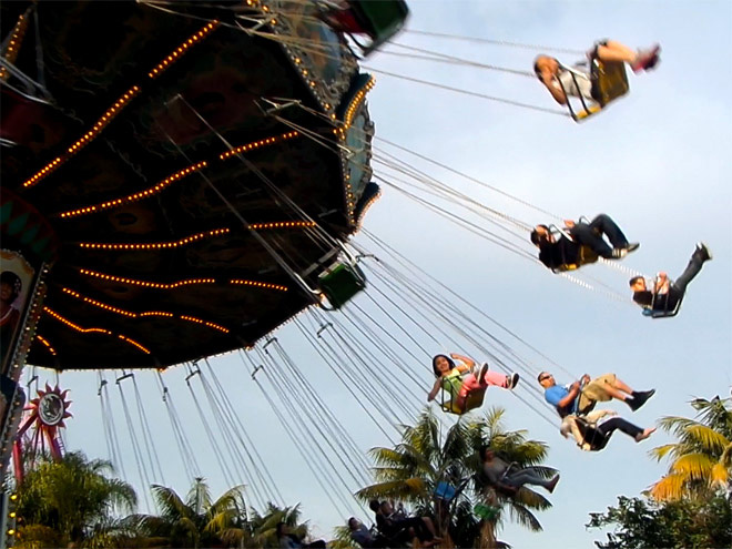 Knott's Berry Farm Waveswinger Ride