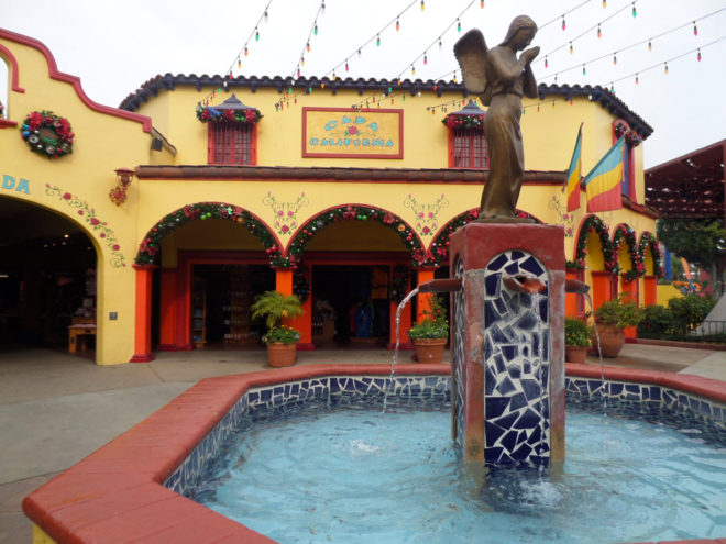 Knott's Berry Farm Fiesta Village Fountain