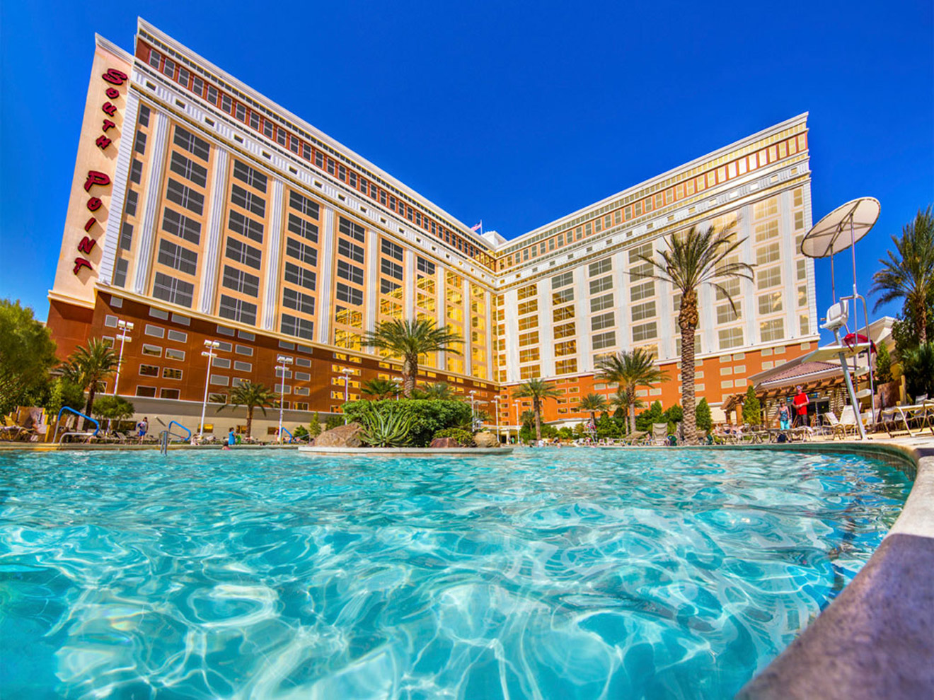 Best Family Pools in Las Vegas for Kids | Family Vacation Hub